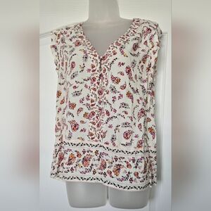 🐟🐟Old Navy Cream and Pink Floral V Neck Tank with Buttons Large 100% Rayon